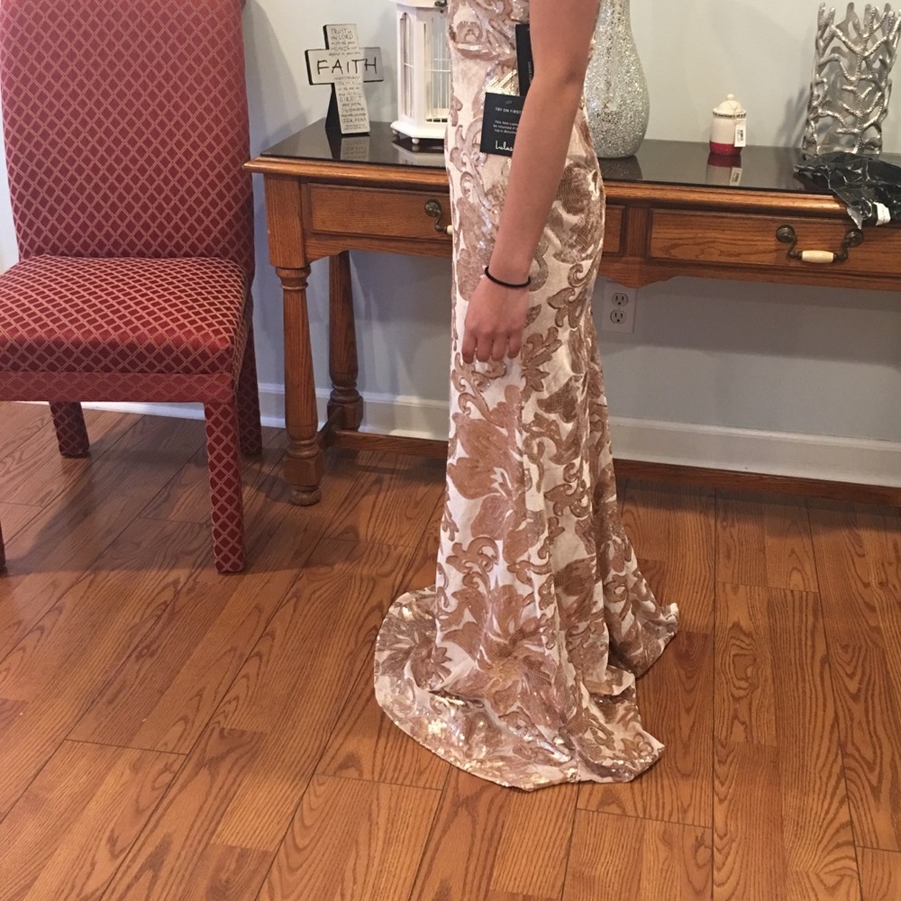 Lulus prom dress - Picture 2 of 5